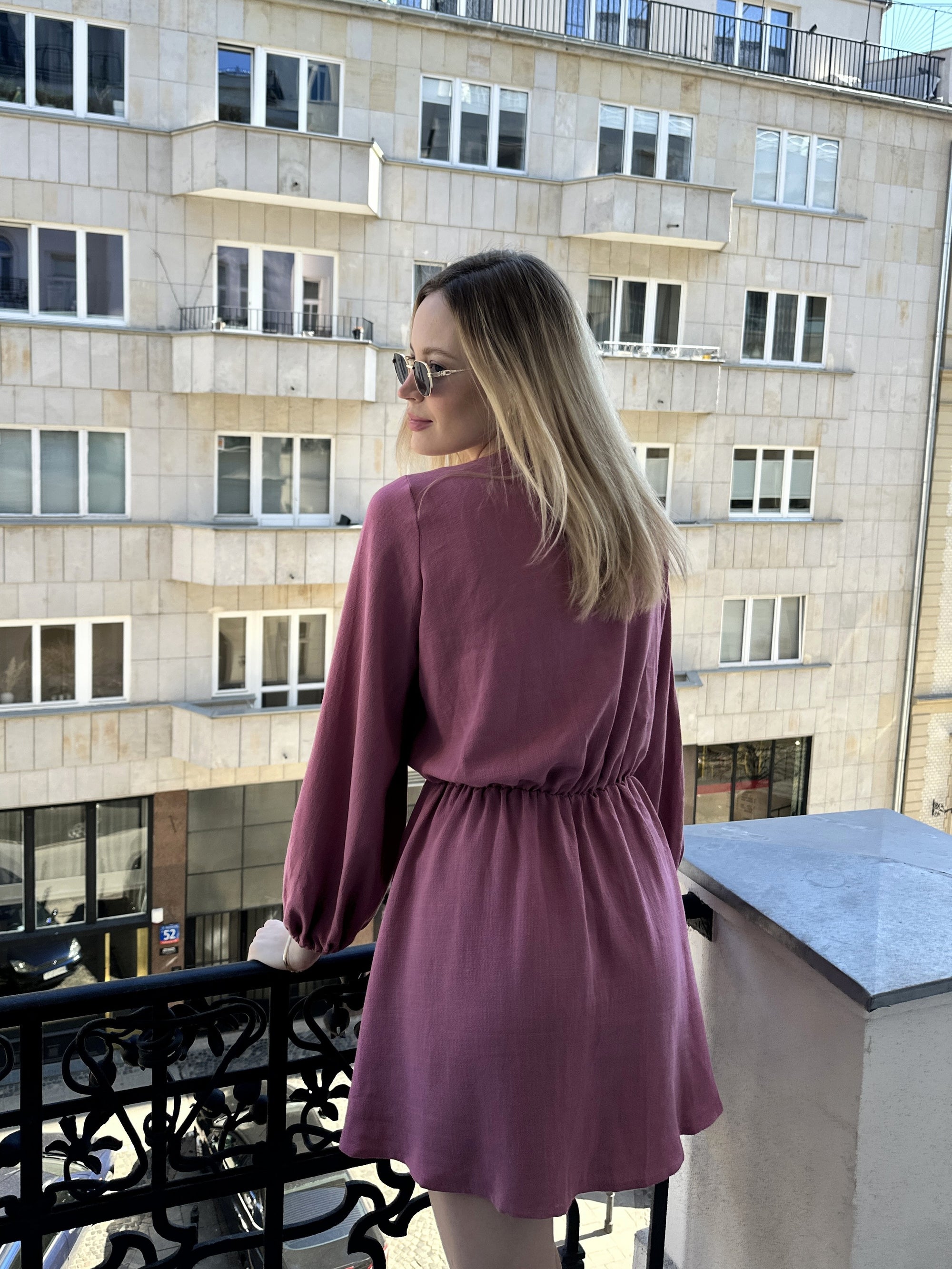 Errötendes, staubiges rosa Kleid || Viskose & Leinen