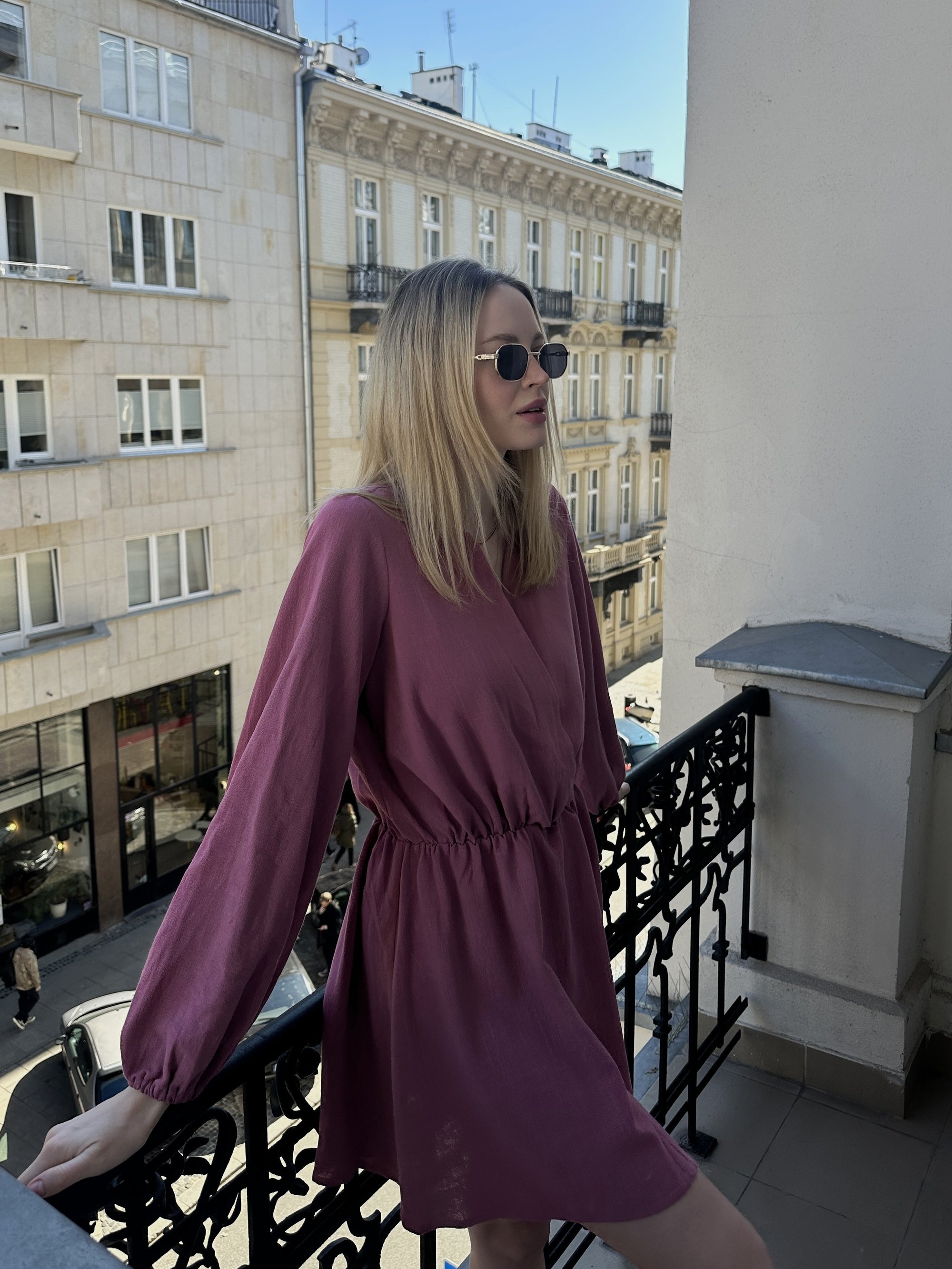 Errötendes, staubiges rosa Kleid || Viskose & Leinen