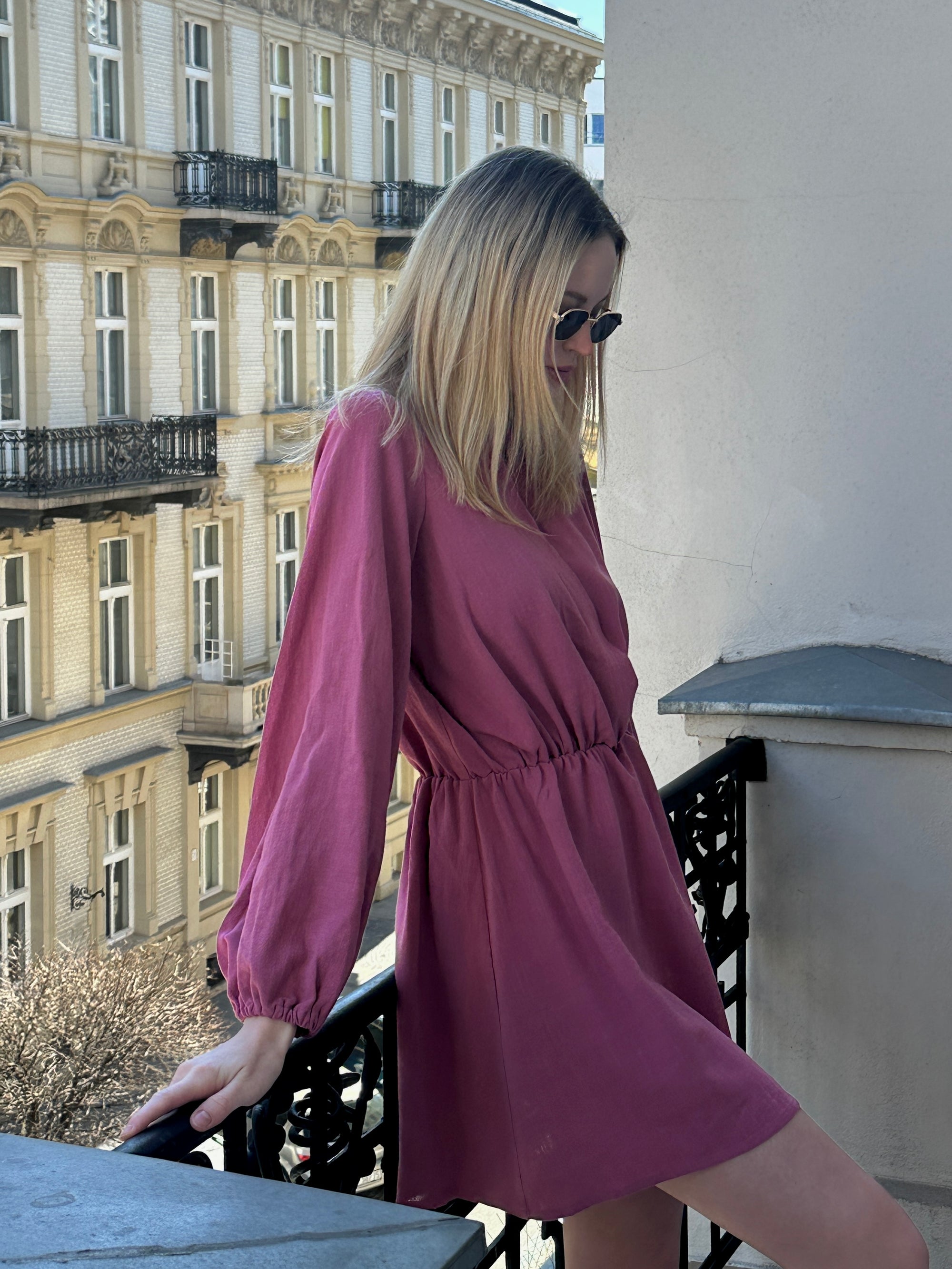 Errötendes, staubiges rosa Kleid || Viskose & Leinen