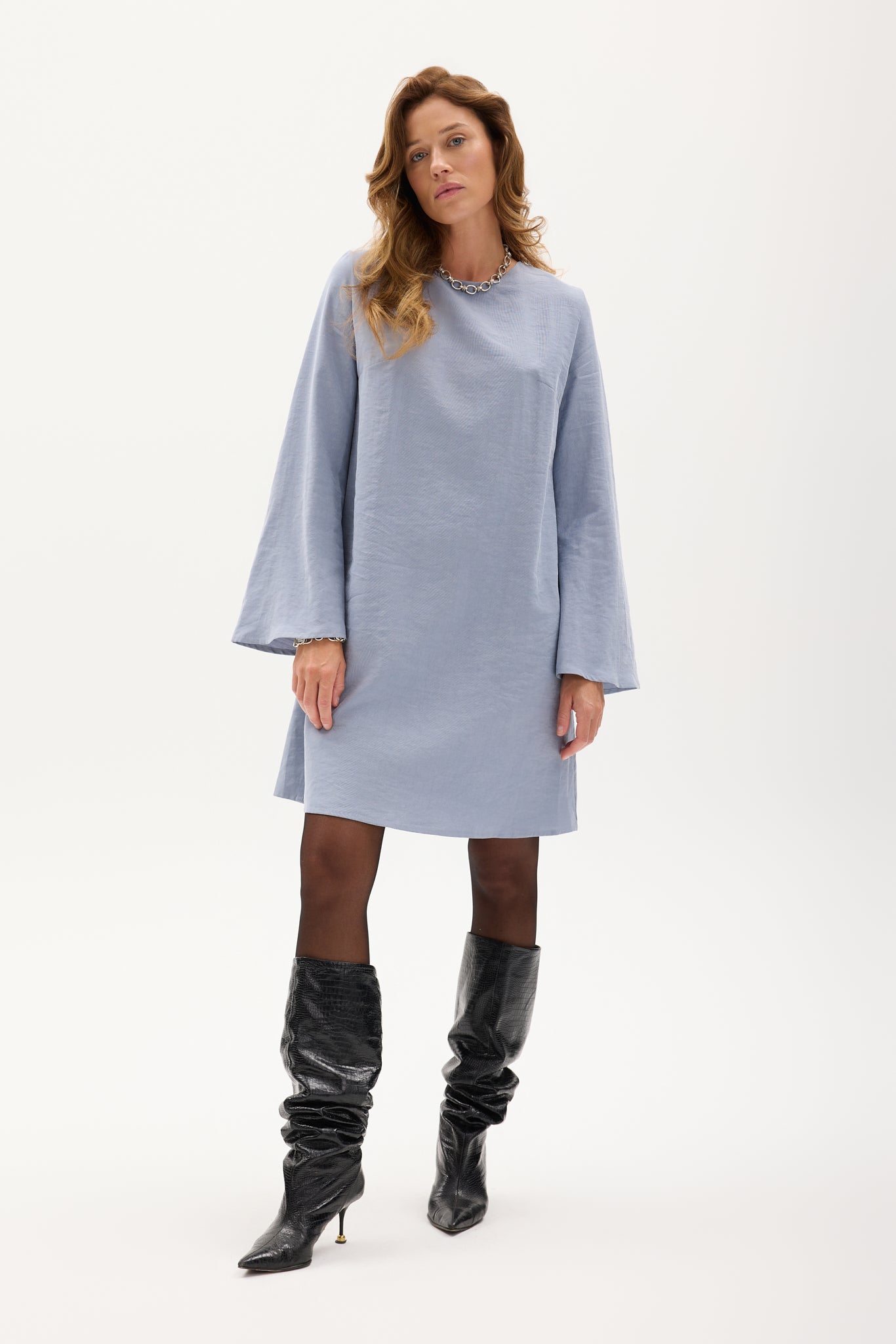 Flüsterndes staubblaues Kleid || Viskose