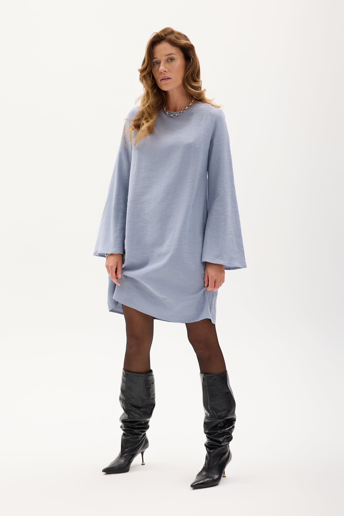 Flüsterndes staubblaues Kleid || Viskose