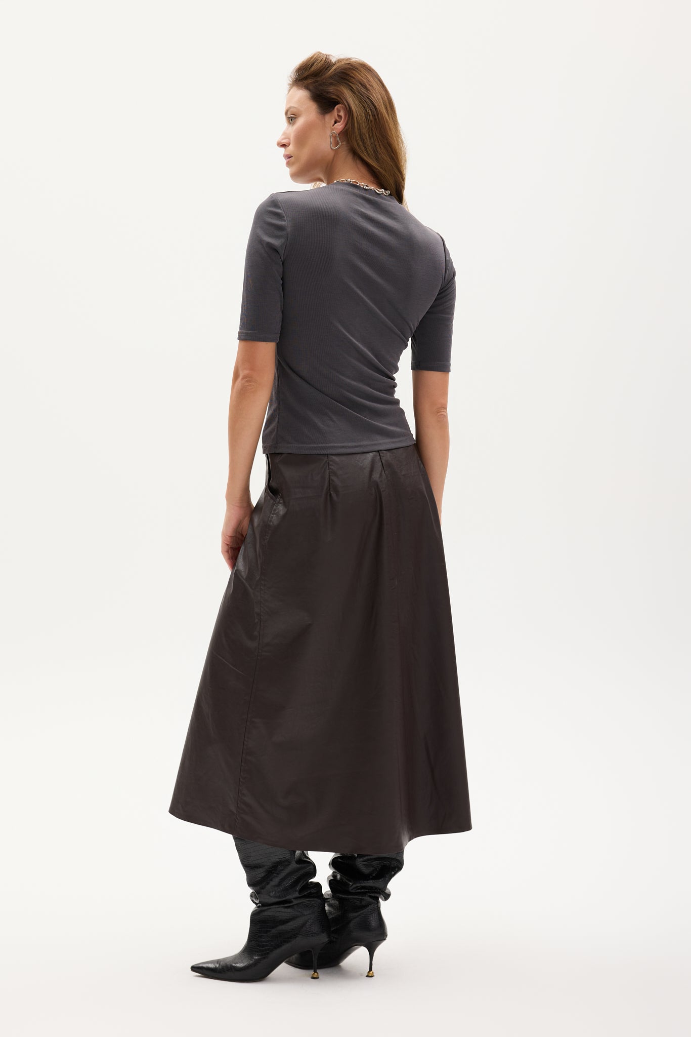 Sucht schmutziges silbernes T-Shirt || Lenzing Modal