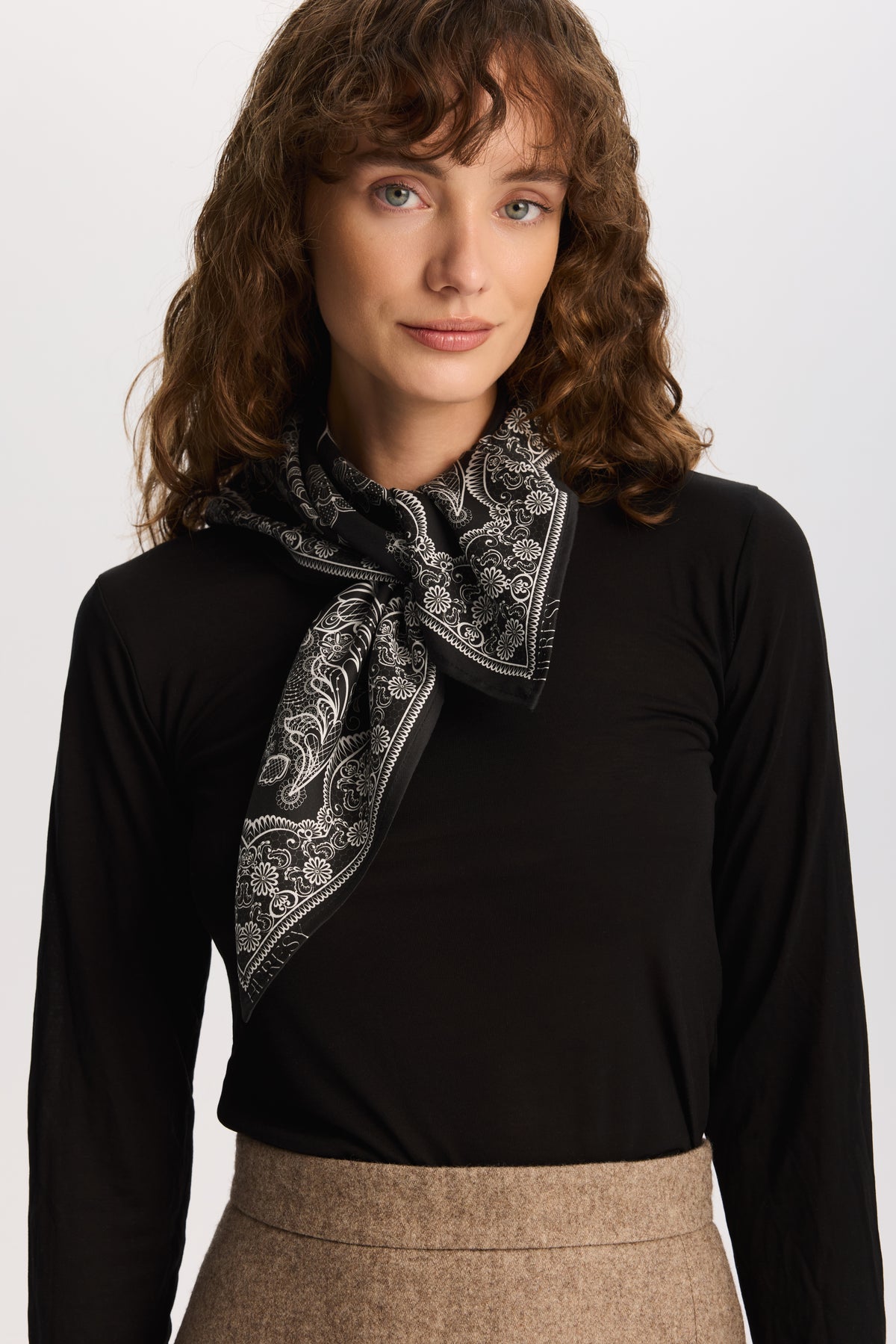 Apaszka The Heresy Black || Lyocell